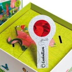 Ludattica Puzzels: SECRET PUZZEL BOS, 18x18x10,5cm, 24-delig, 35x50cm, Met Vergrootglas Met Rode Filter, 3+ -Puzzels Verkoopwinkel 550x366 48